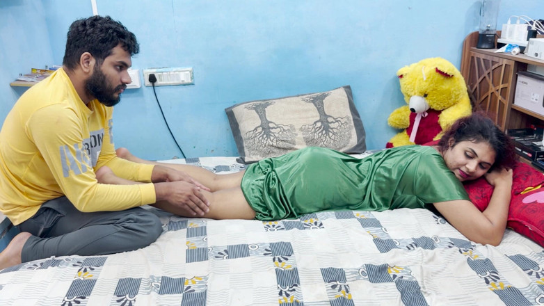 Vaishnavysharunraj: Mistress Feet Massage by Slave