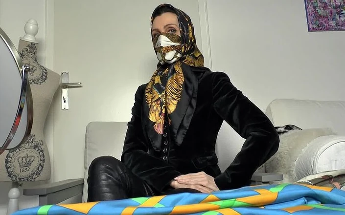 Lady Victoria Valente: Silk scarf mask och huvudduk