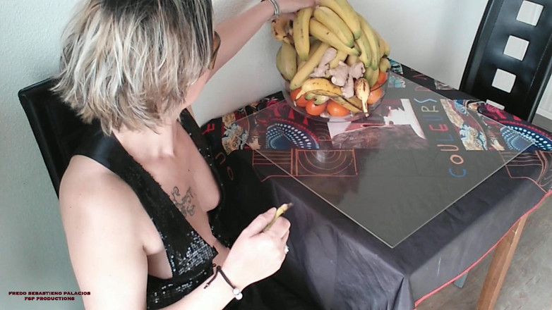 Karina S Palacios - Fredo Sebastieno Palacios: | Start day , ibu tiri seksi dengan pisang lagi asik...