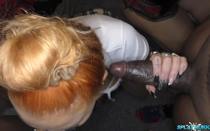 Bukkake team: Quatre nanas sauvages aux cheveux roux dans une action blowbang