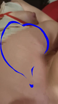 Aku lagi asik muasin memekku pakai mainan seks lovense, hmm