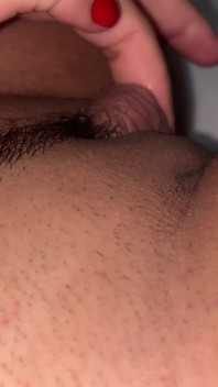 Eu levei a mulher casada pela primeira vez para o Motel Clover, ela me pediu confidencialidade
