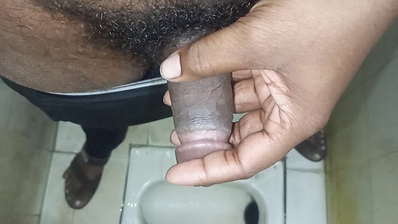 Sweet Indian cock: Indian Hot Boy Sucking and Licking