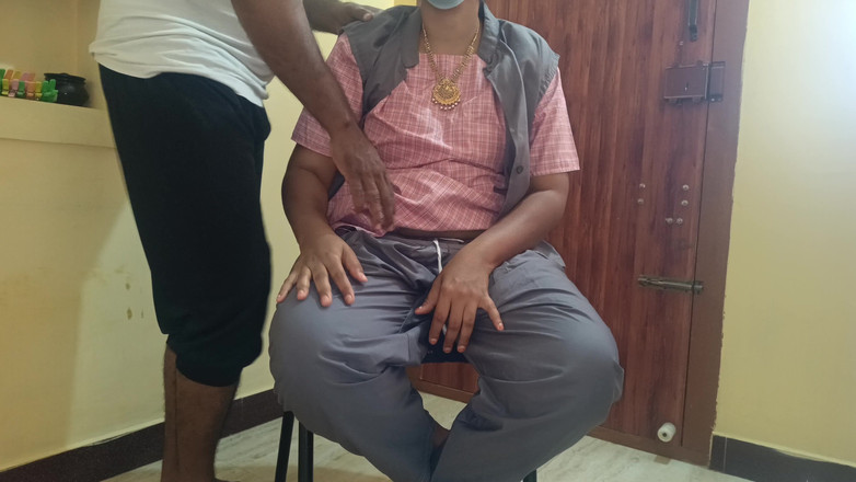 Pushpa studio: La chica infiel de la universidad