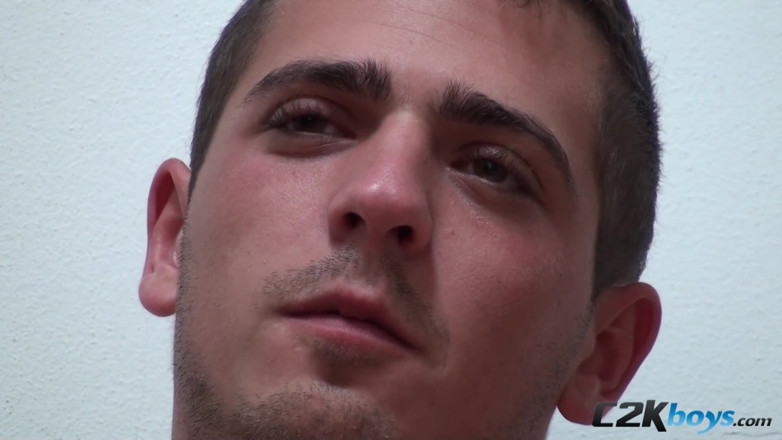 C2K Boys: Karl este un băiat drăgut care vrea să-și împartă orgasmul cu...