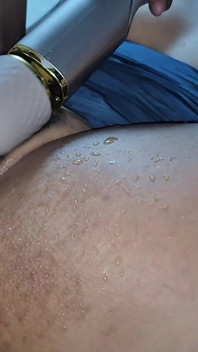 Het analsex – Den här slampan sprutar mycket