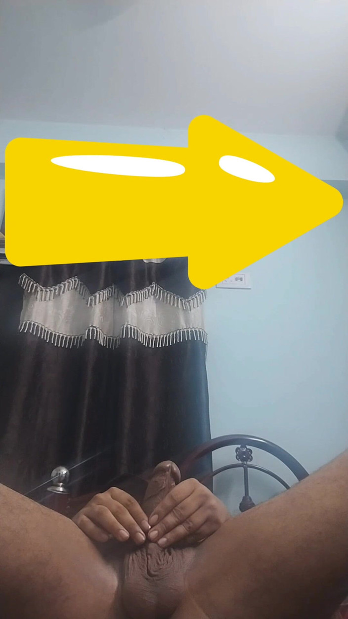 Ronit: La polla del joven indio inteligente no erecta intenta erección