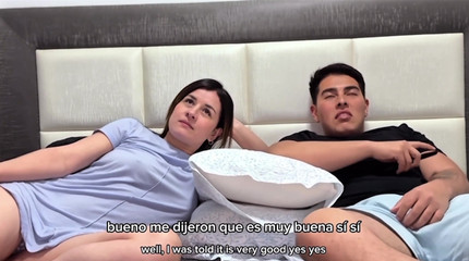 Sweetfantasy131: Üvey kız kardeşimle film izliyorum ve sıkı vajinasına boşalana kadar...