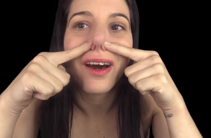 Quinn brooks: Cum to My Nose Pinching-wmv