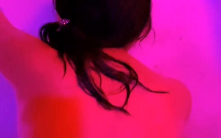 MeylinBoli: 友達のガールフレンドと僕がサウナでファックしているところを録画したんだ