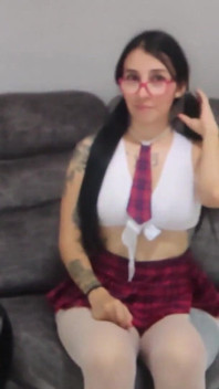 Minha meia-prima não vai à escola para vir à minha casa para ter sua buceta cheia de leite.