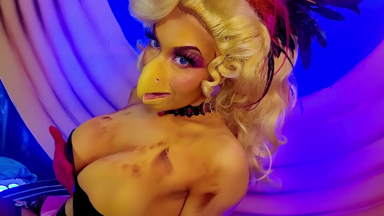 Little Puck: Ricevere un carico di questo seno di pollo! Goldie Cosplay