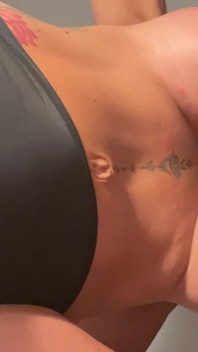 Eva e seus mamilos XXL