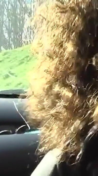 Dois Riccardos dão dois paus para o Dia da Mulher que espera uma surpresa milagrosa que a faça gozar