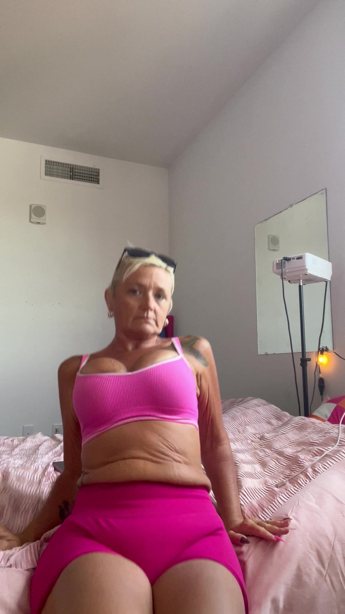 Greek Goddess Steph: Grote tieten, grote kont, gebruind, blonde babe, erotisch en sensueel...