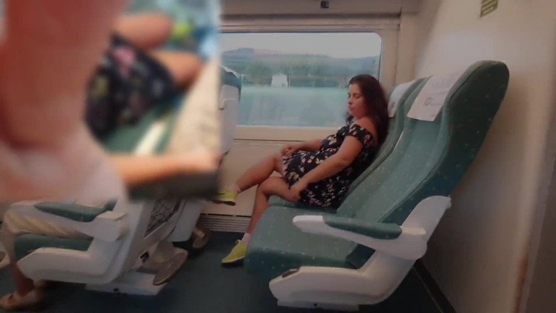 ExpressiaGirl: Ich streichelt meinen nachbarn im Zug, sexy teen geil und...