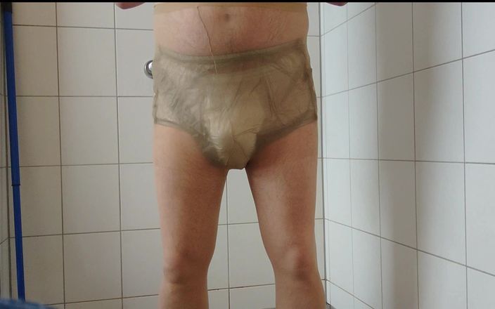 Carmen_Nylonjunge: Test nietrzymanie moczu Nylonjunge 1