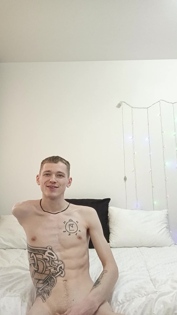 endo_wolf: एंडो लंड हिलाना, उसका छेद दिखाना और उसके छेद में डिल्डो का उपयोग करना