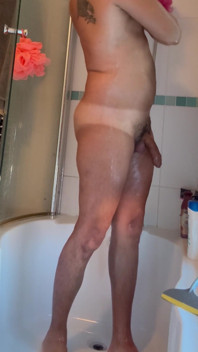 Hide Cam in My Straights Friends Toilet.