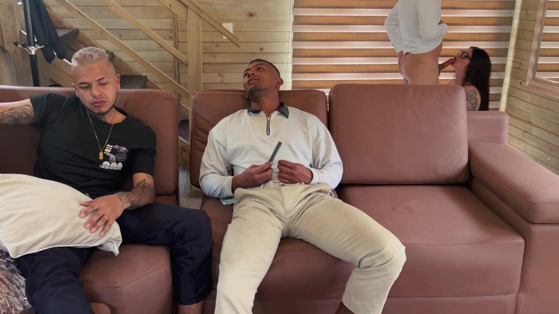 Anotonella-jones: Sinh viên đại học trẻ làm tình ngay cả khi bạn...