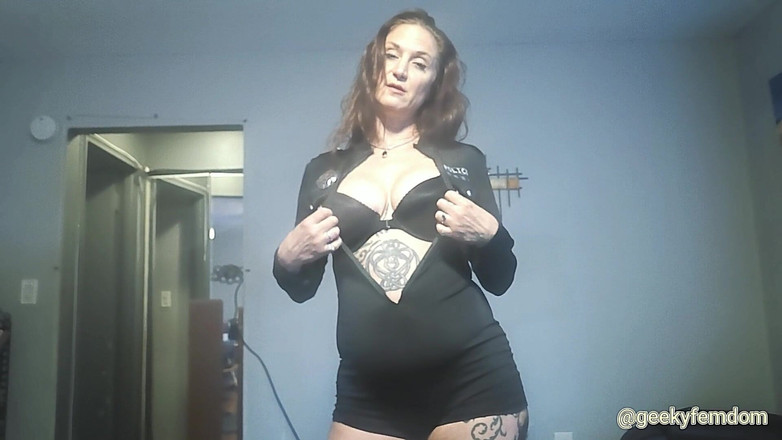 Geeky Femdom: Pego roubando pornô novamente