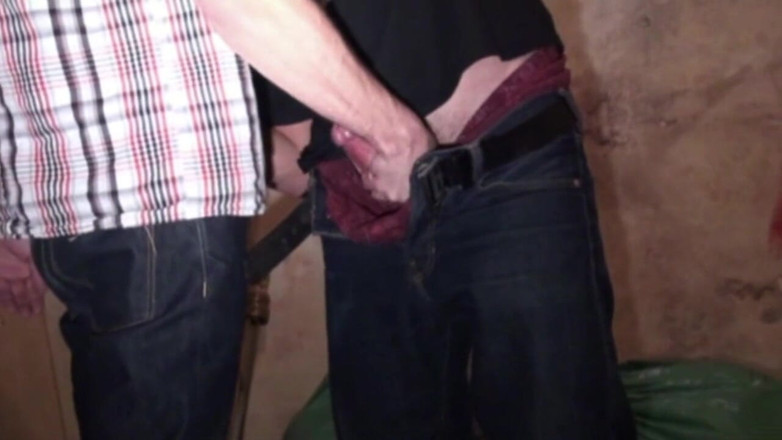 Crunch Boy: Straight fucked a gay in a discreet basement in Paris