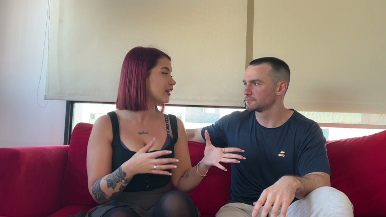 Andres Acosta: Behind the Scenes with Beautiful Natural Body Redhead Babe, Joha...