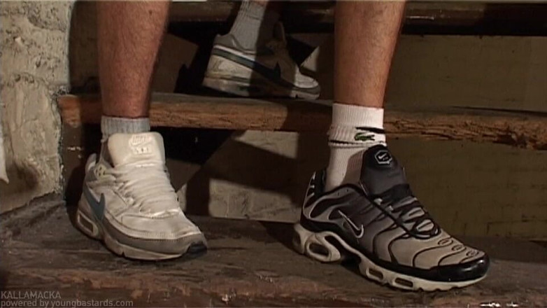 Young Bastards: Ung macho shag