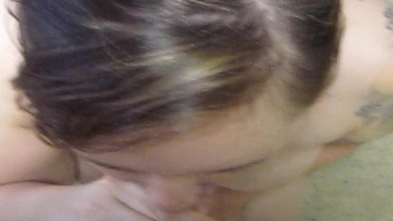 Sexy Amateurz: Sperma op haar gezicht in pov-actie