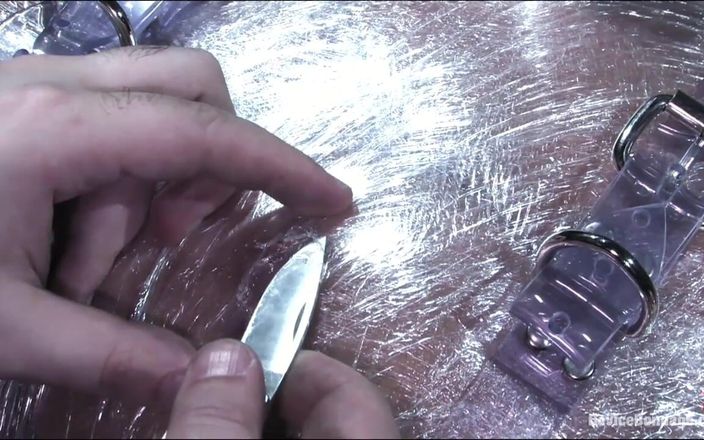 Device Bondage by Kink: Plakkerige hete wrapval
