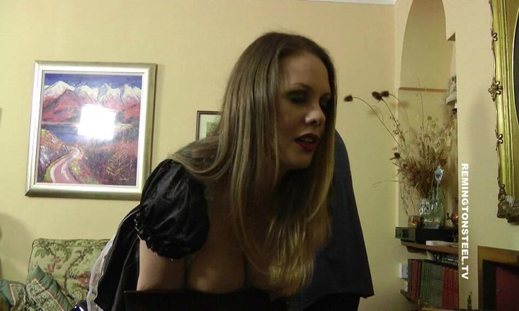 Sarah Stern: Aleesha fox pulizia in topless