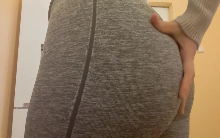 AmayaMori: My Stepsister Masturbates in the Kitchen in Leggings and Has...