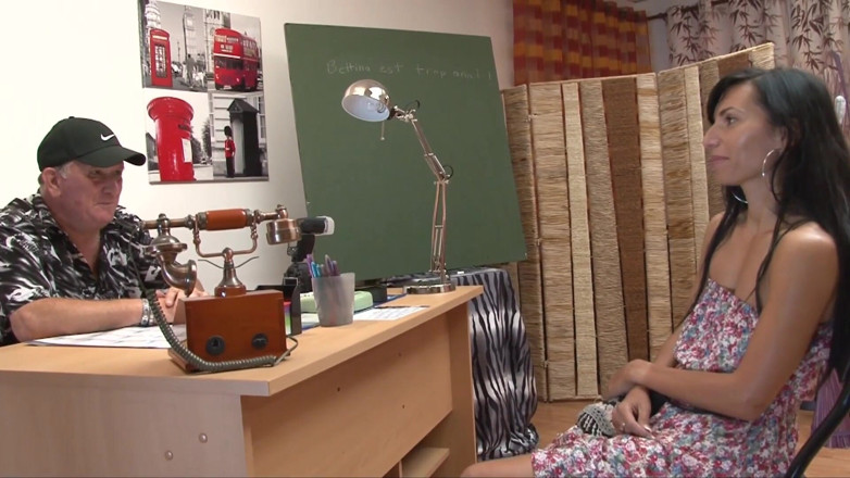 Slutty Milf: Azgın mifl oyuncu seçmelerinde anal sikişmek istiyor