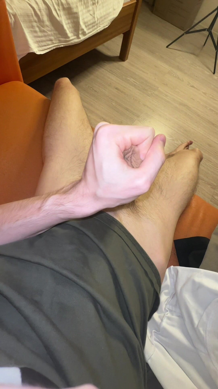 Morflot24: Lo schizzo caldo del twink scatenato