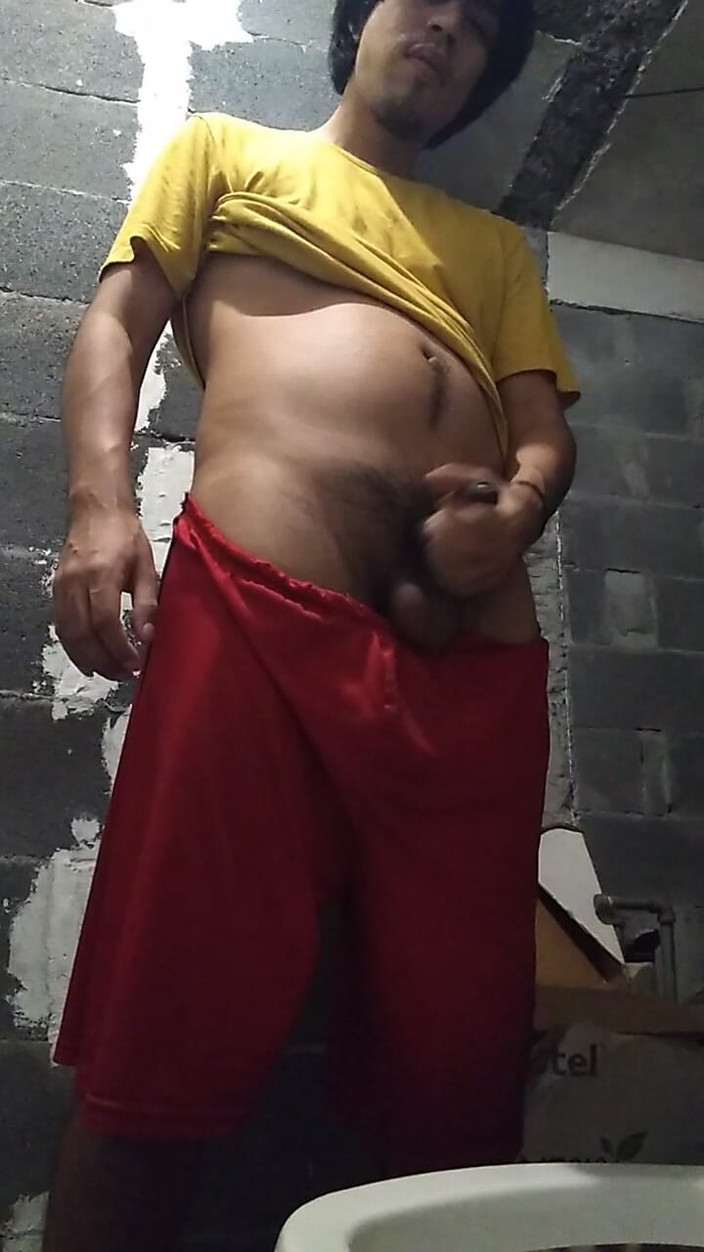 AlexAlejandro13: 来吧，和我一起撒尿。