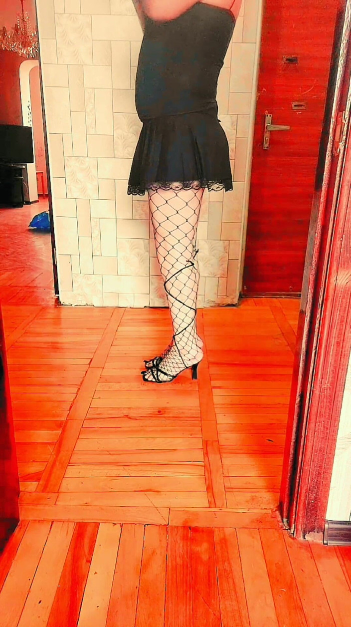 Kitty_Cross: हॉट कपड़े पहनी सेक्सी लेडीबॉय क्रॉसड्रेसर किन्नर राजकुमारी