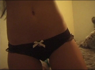 Flash Model Amateurs: He jerks off to his girlfriend's hot body