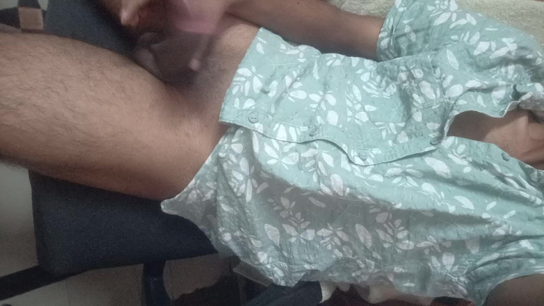 Suhas: Полуночная мастурбация от южно-индийского паренька