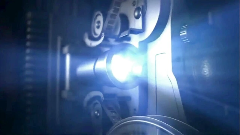 Movies by Louise: Buckinghamshire crossdresser in a Shaguar