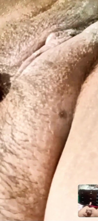 Hot Video Call with a Chubby Big Ass Girl Who Puts a Carrot in Her Pussy