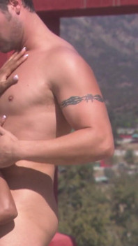 ラティーナは異人種間の事件で屋外できっ