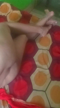 Avec Lov en parlant au téléphone avec son mari