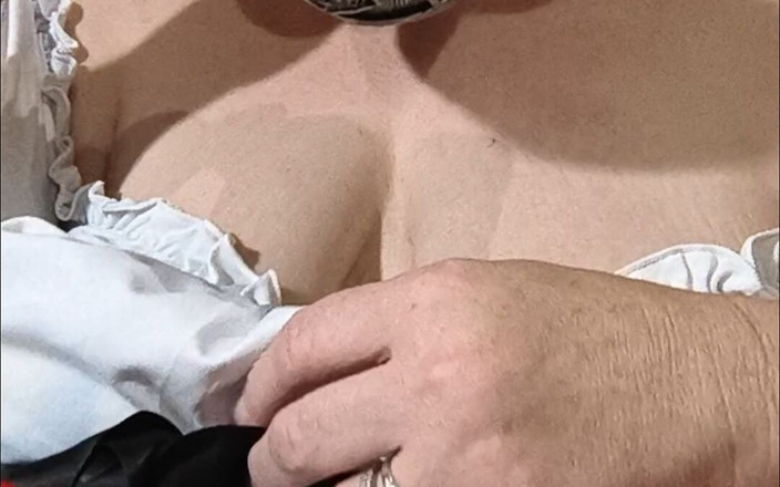 HerculesnVENUS: Oops mi sono rovesciato sul mio vestito bavarese Re ora...