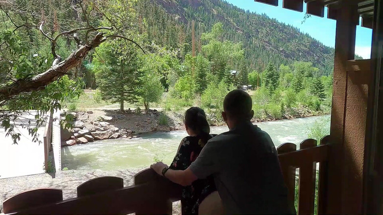 Lilith Rhodes: Sesso a pecorina all'aperto sul balcone dell'hotel