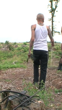 Niemieckie dziewczyny na świeżym powietrzu BDSM niewolnice