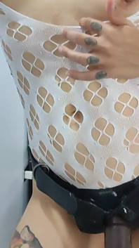 내 스트랩으로 따먹고 싶어