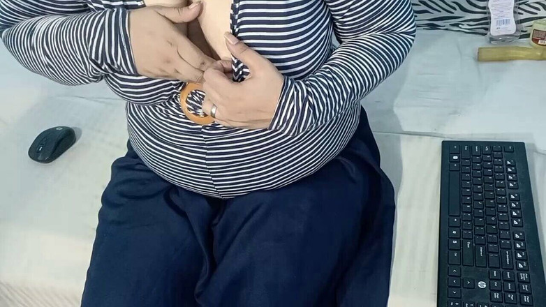 Netu: ライブウェブカメラショー中にヒンディー語で熱いうめき声で大きなおっぱいを見せた後のオイルマッサージ