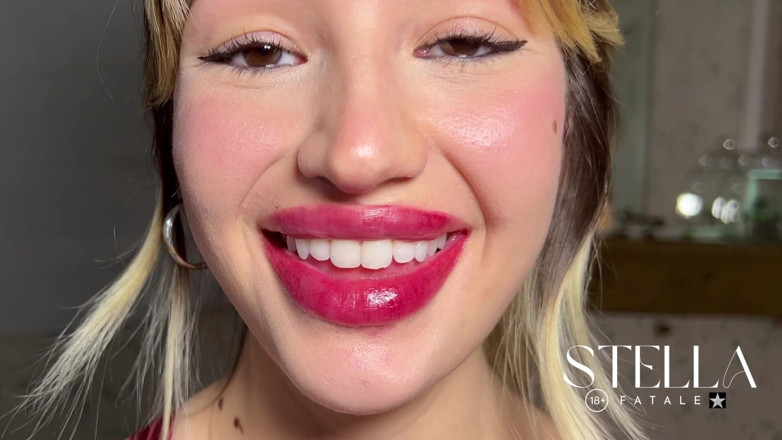 Stellafatale: Raspberry - bibir menggelegak gincut merah - gerakan perlahan