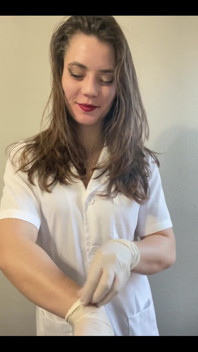 The Nurse Wants to Have Fun When the Doctor Is Running Late