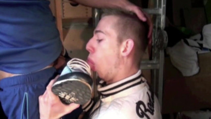 Sneaker gay: Sneaker submission for a french slut twink